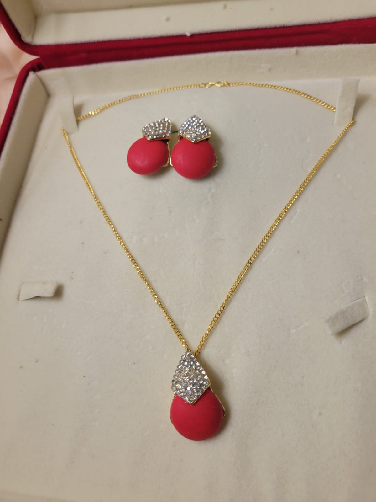 Imported Red Drop Pendant Set with Sparkling Diamond Top and Gold Chain Finish